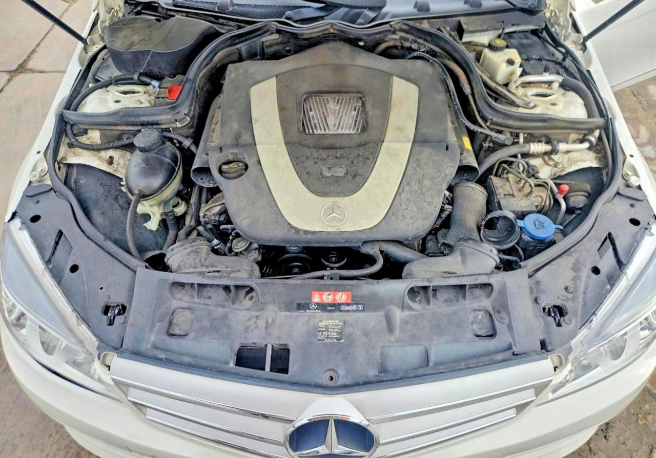 2008 Mercedes-benz C 300 White vin: WDDGF54X18R035287