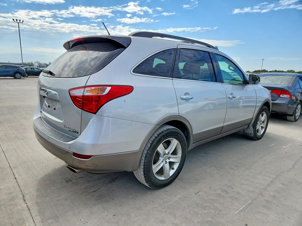 2011 Hyundai Veracruz Limited Silver vin: KM8NUDCC5BU146747