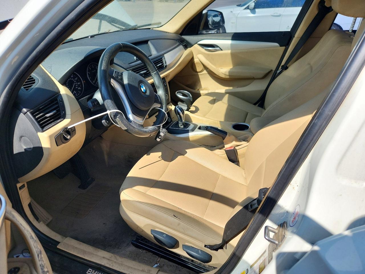 2014 Bmw X1 Sdrive28i White vin: WBAVM1C5XEVW51635