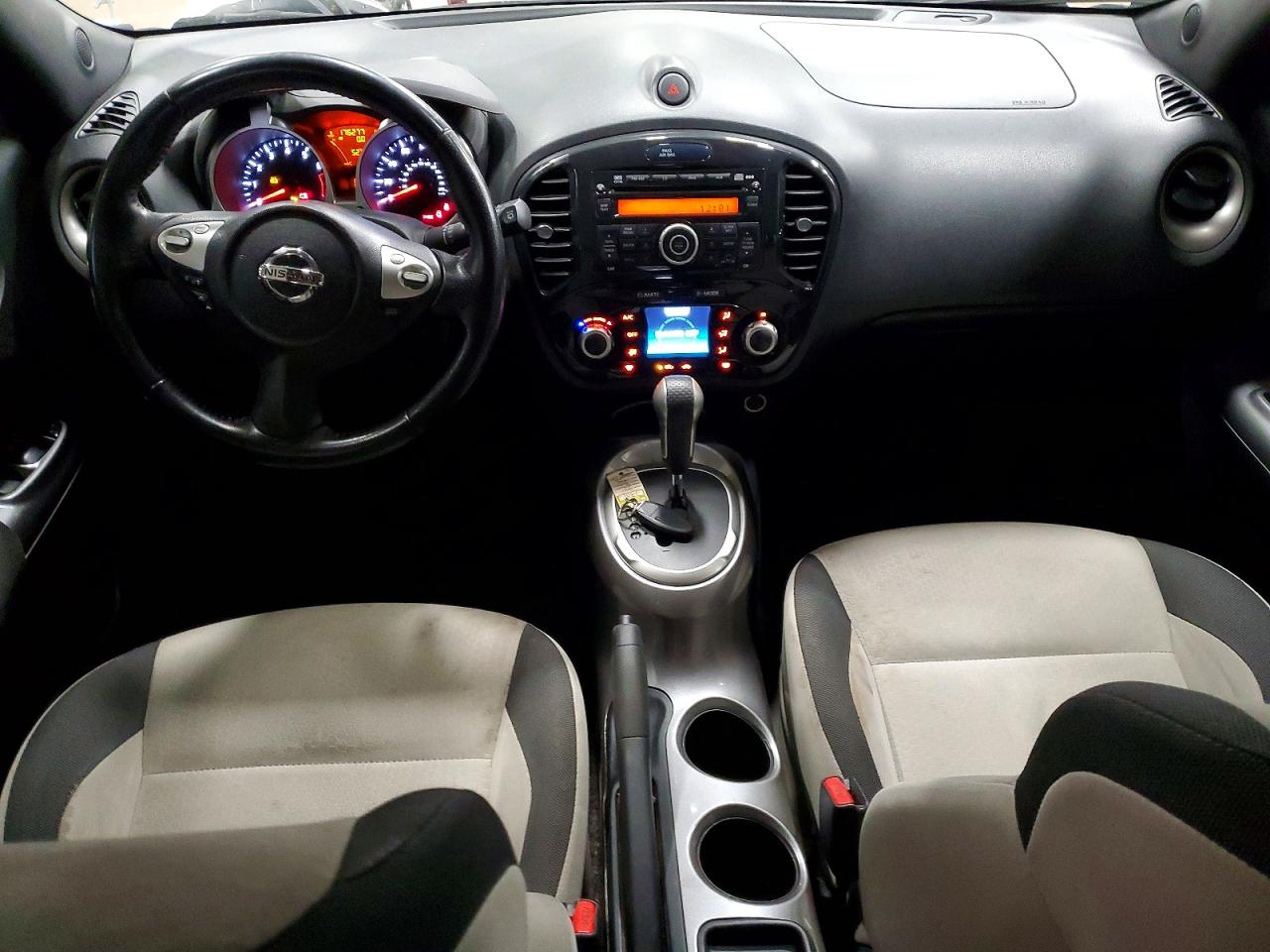 2011 Nissan Juke S White vin: JN8AF5MR5BT005418