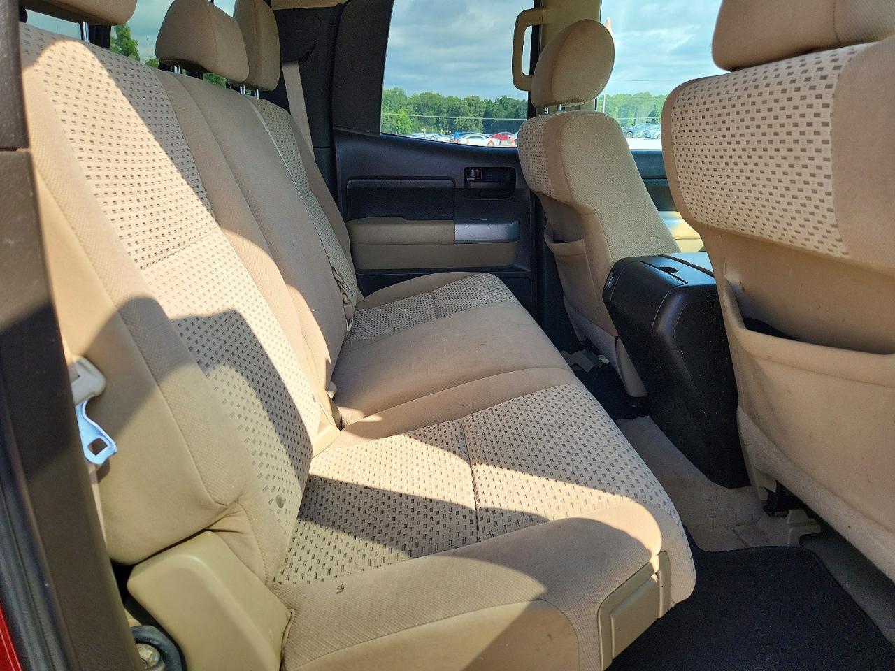 2009 Toyota Tundra Sr5 Red vin: 5TFRT54119X027680