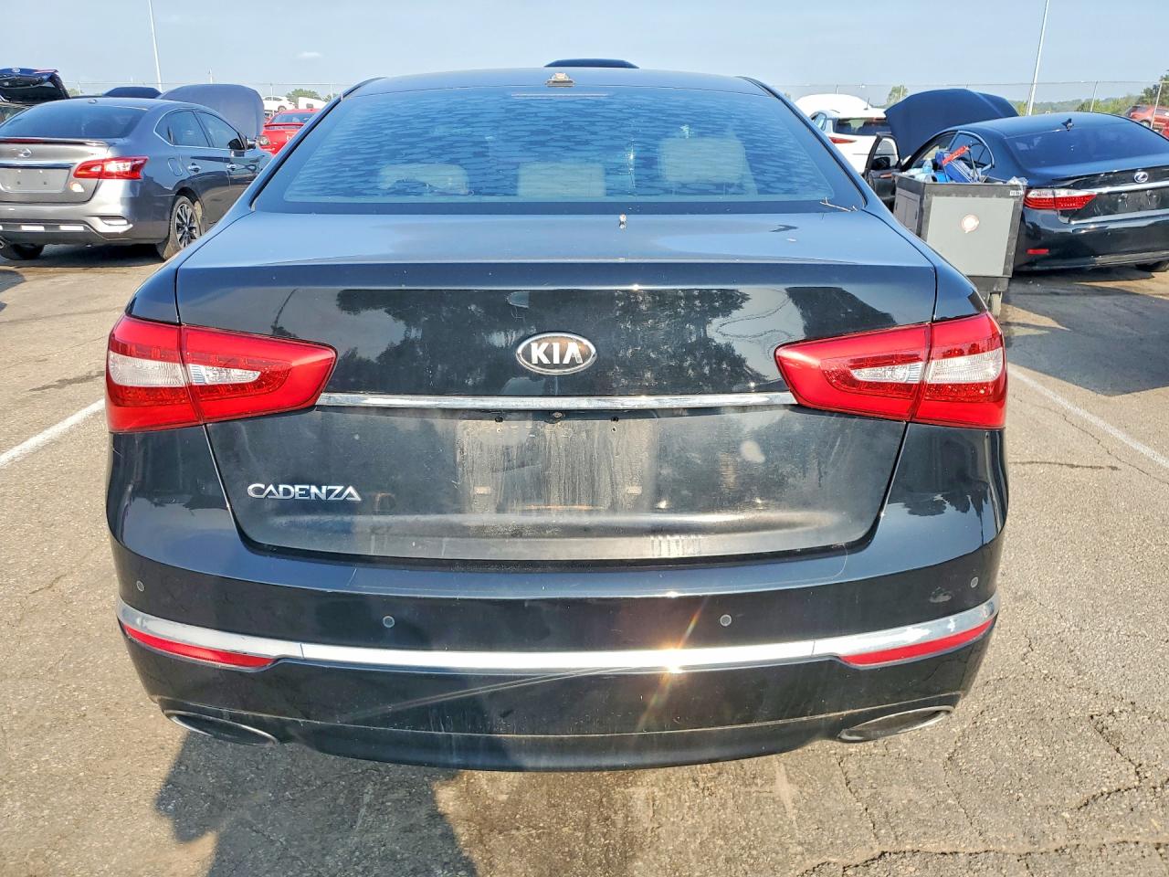2014 Kia Cadenza Premium Black vin: KNALN4D70E5137931