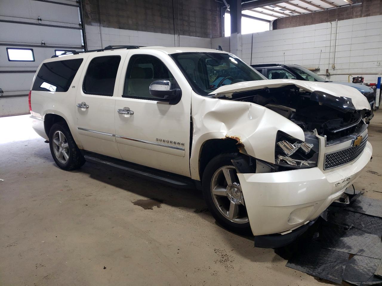2014 Chevrolet Suburban K1500 Ltz White vin: 1GNSKKE75ER108497