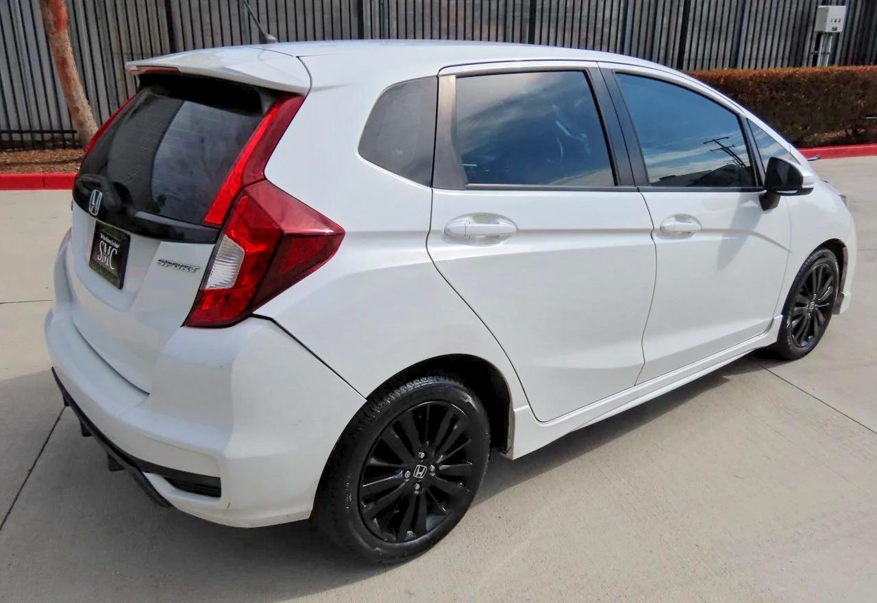 2020 Honda Fit Sport White vin: 3HGGK5H63LM727425