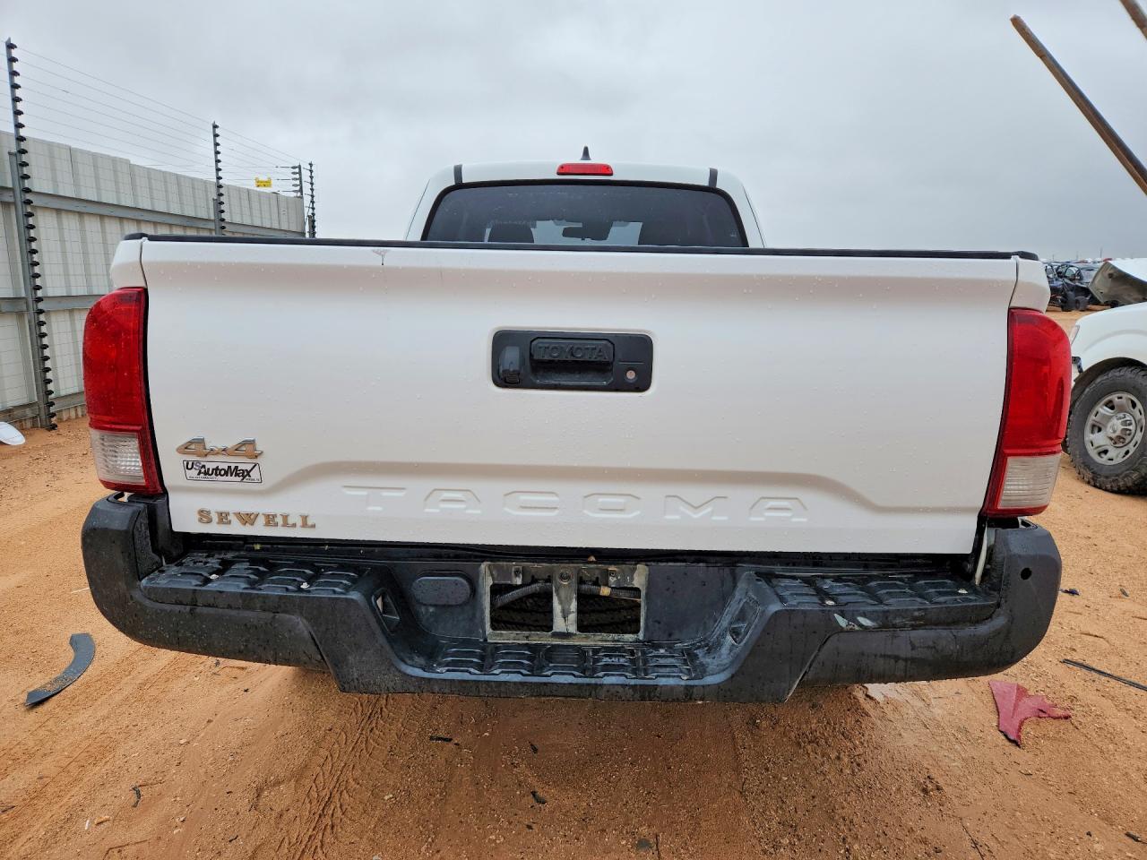 2020 Toyota Tacoma Sr Белый vin: 5TFSX5EN6LX071186