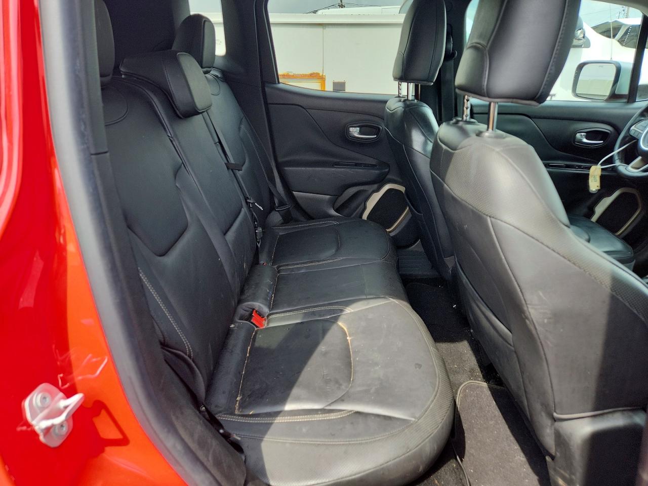 2015 Jeep Renegade Limited Two Tone vin: ZACCJBDT4FPC00862