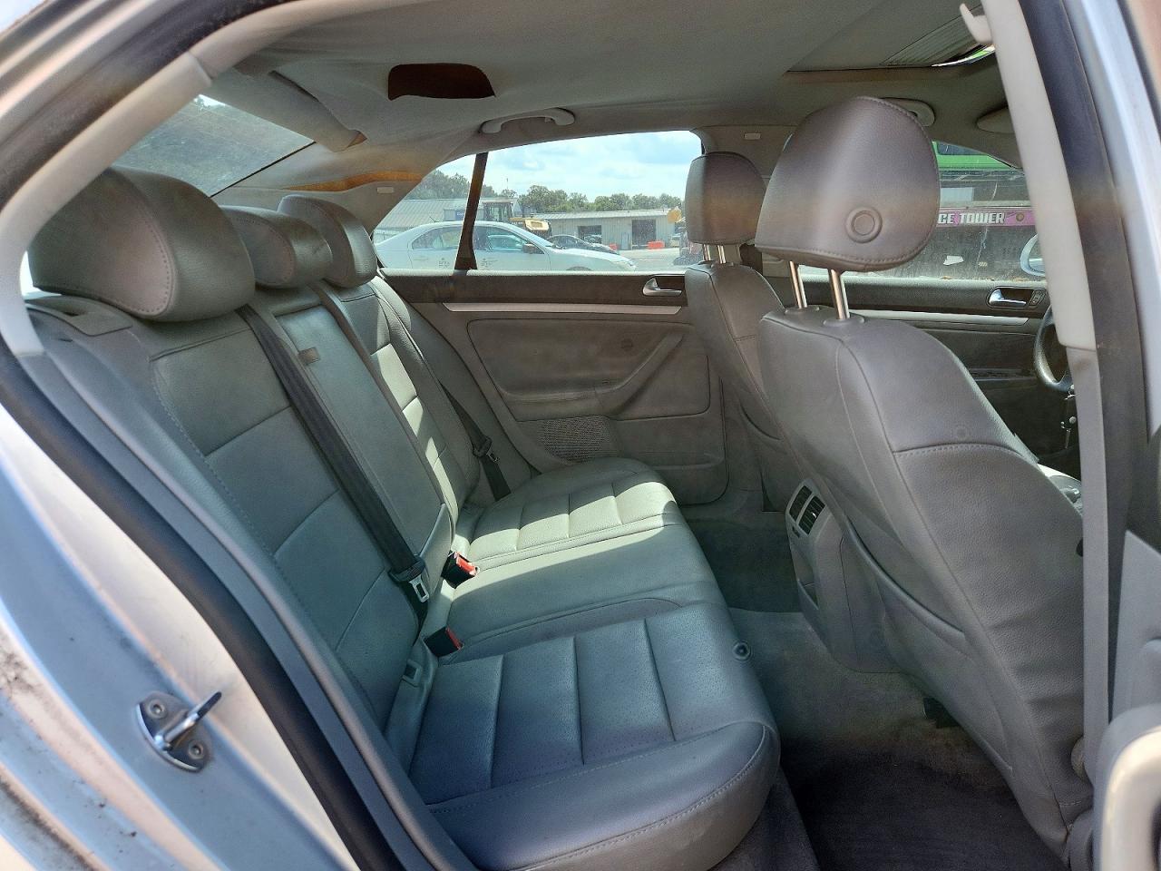 2006 Volkswagen Jetta 2.5 Option Package 1 Серебряный vin: 3VWSF71K76M771638