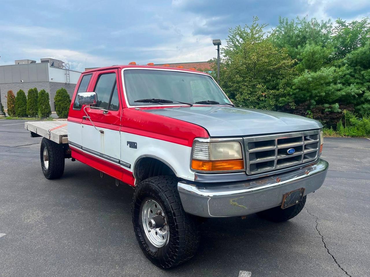 1997 Ford F250 Two Tone vin: 1FTHX26H8VEC43508