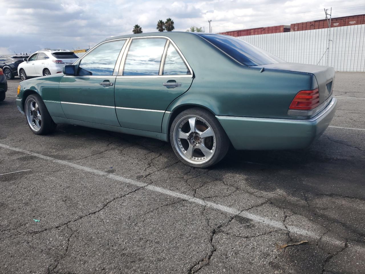 1993 Mercedes-benz 300 Se Зеленый vin: WDBGA32E8PA125613