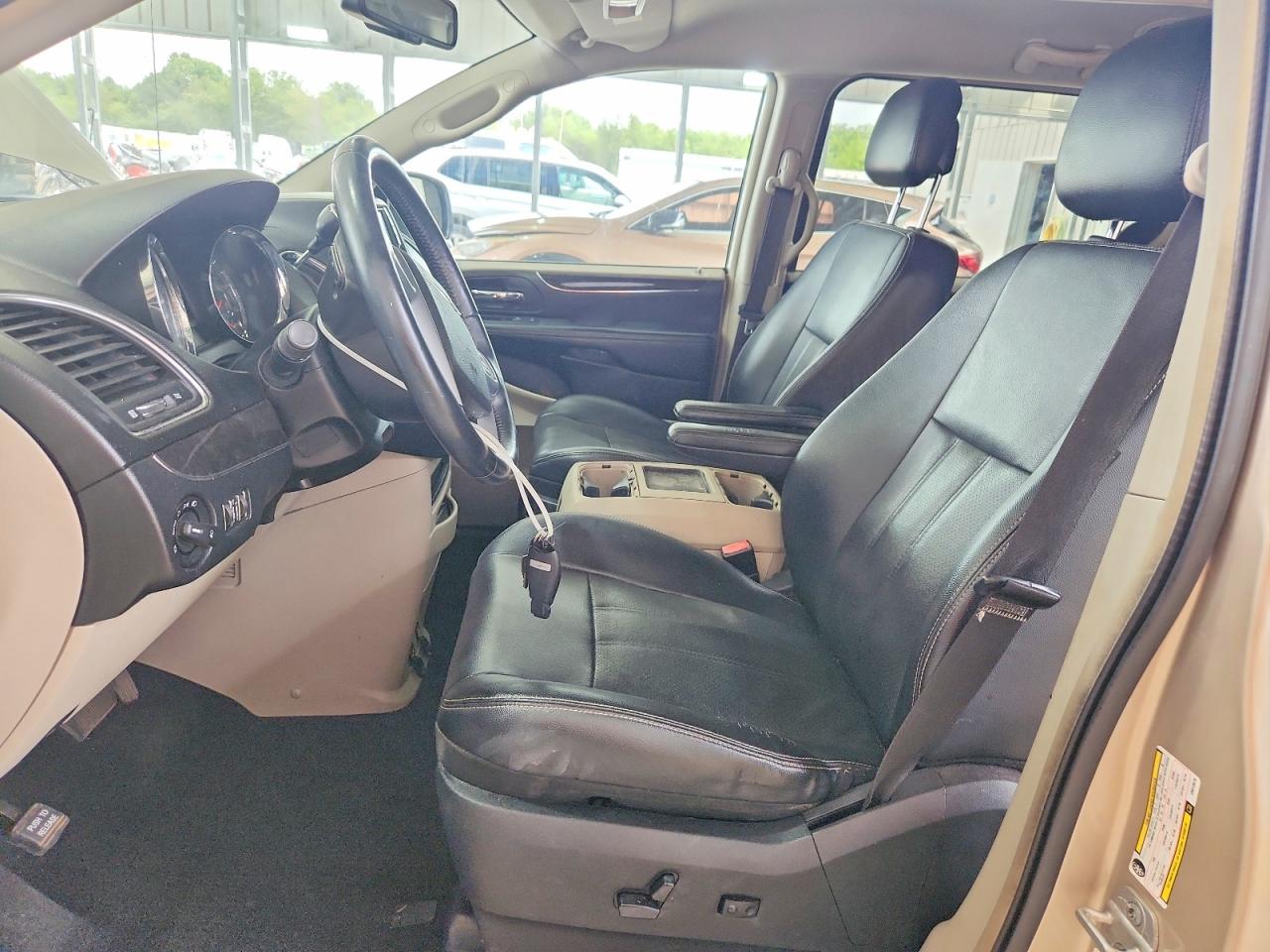2012 Chrysler Town & Country Touring Бежевый vin: 2C4RC1BG2CR313575