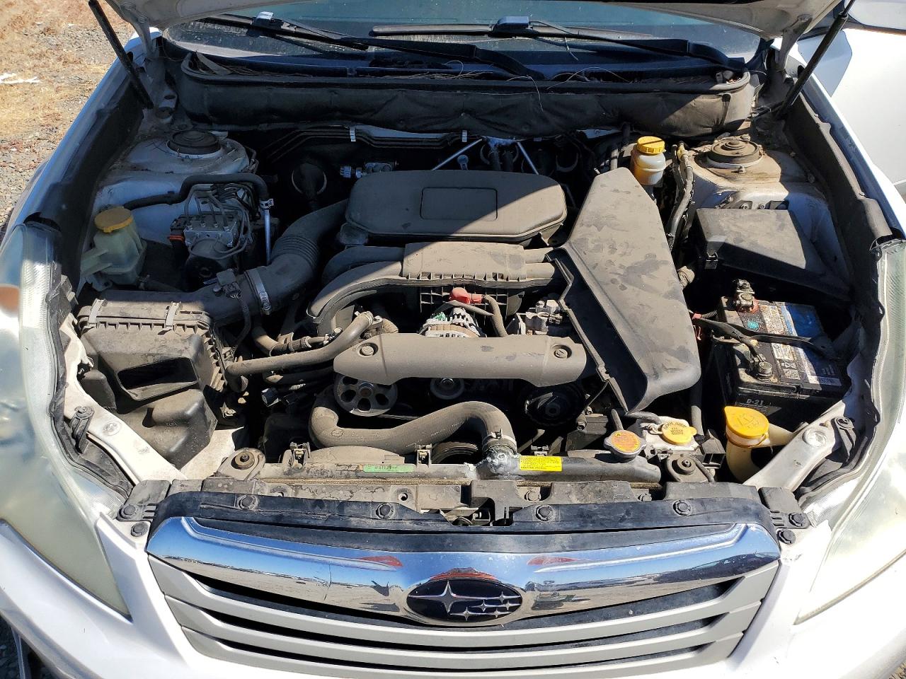 2012 Subaru Outback 2.5i Premium White vin: 4S4BRBCC4C3249982