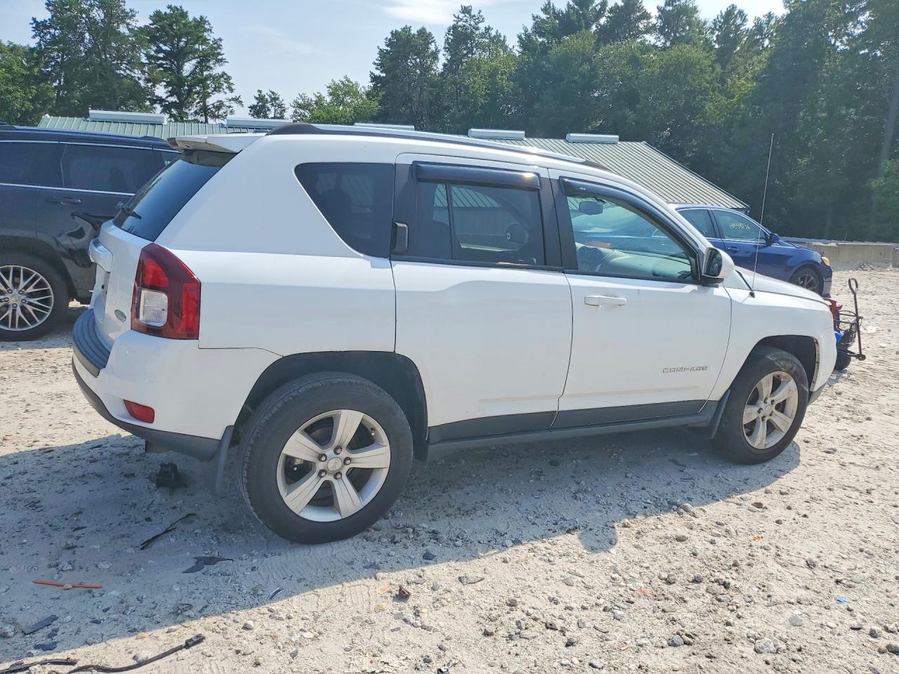 2014 Jeep Compass Latitude White vin: 1C4NJDEB9ED661272