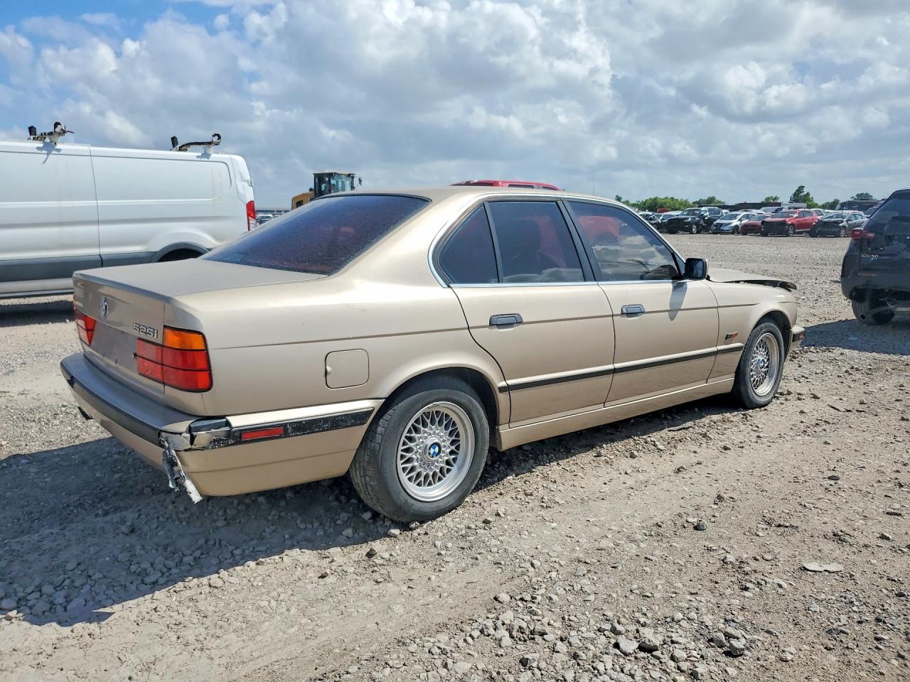 1995 Bmw 525 I Automatic Желто-коричневый vin: WBAHD6320SGK85913