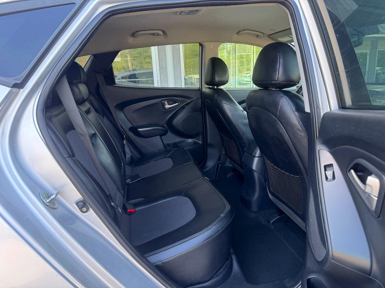 2012 Hyundai Tucson Gls Silver vin: KM8JUCAC4CU395912