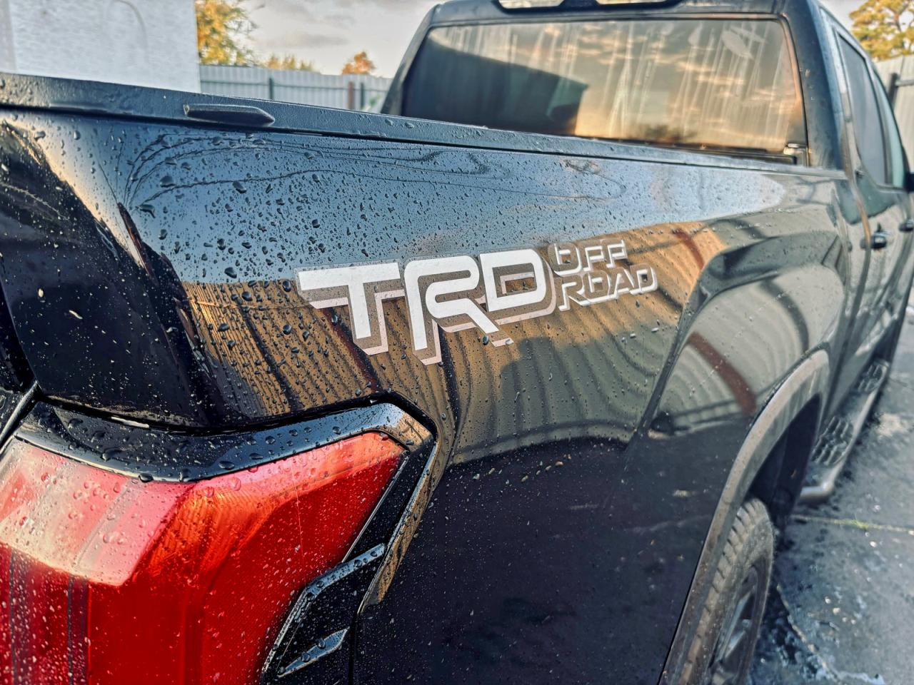 2024 Toyota Tundra Crewmax Sr5 Черный vin: 5TFLA5BC2RX003453
