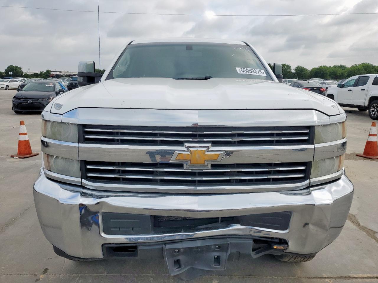 2016 Chevrolet Silverado K2500 Heavy Duty   White vin: 1GC1KUEG1GF136530