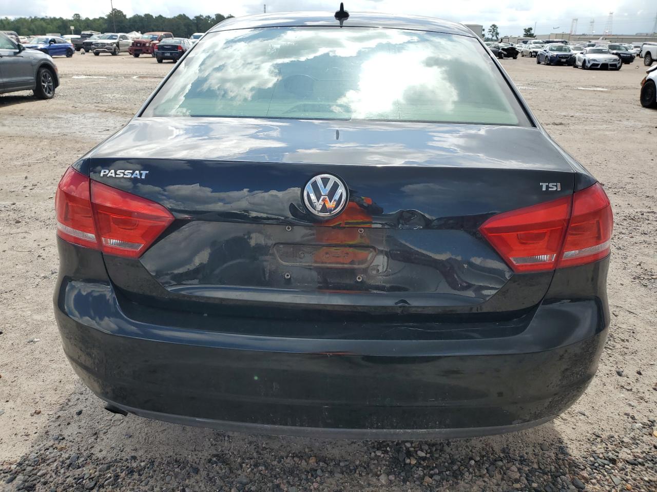 2015 Volkswagen Passat S Black vin: 1VWAS7A33FC121142
