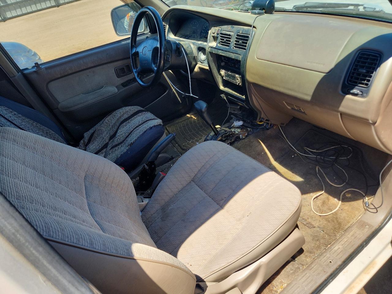 1998 Toyota 4runner Base Silver vin: JT3GM84R2W0033492