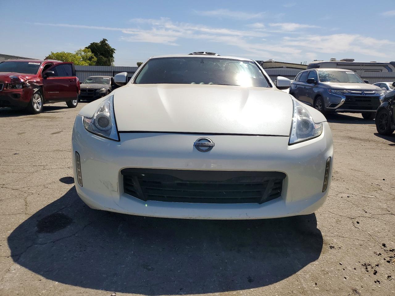 2013 Nissan 370z Base White vin: JN1AZ4EH6DM380382