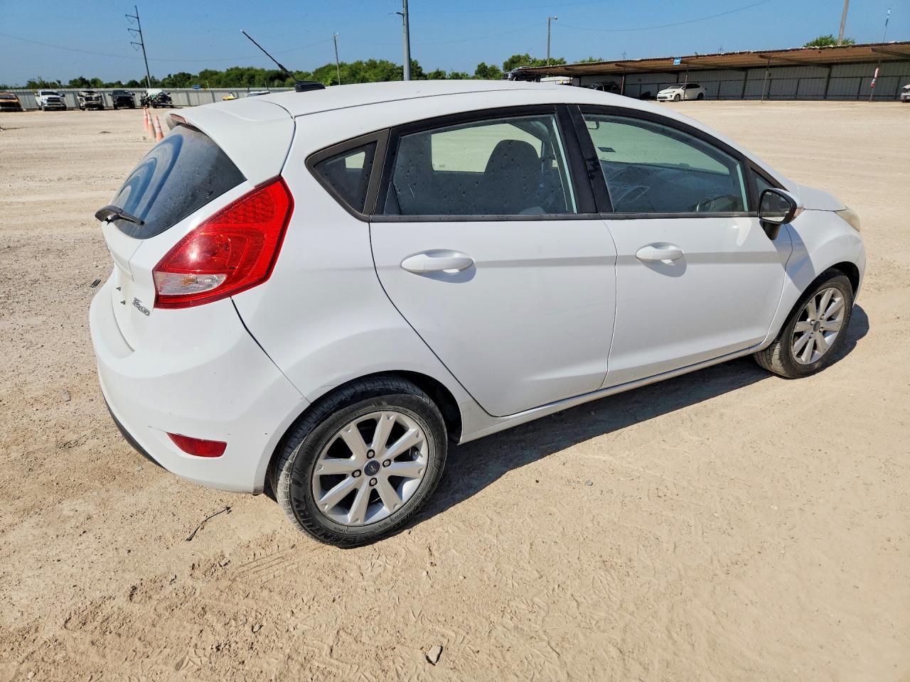 2013 Ford Fiesta Se White vin: 3FADP4EJ4DM117000