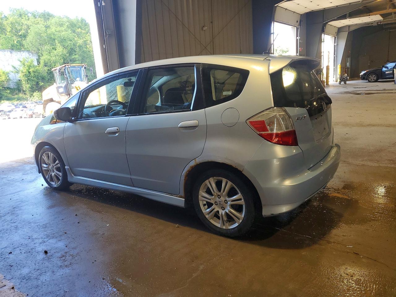 2009 Honda Fit Sport Silver vin: JHMGE88479S054269