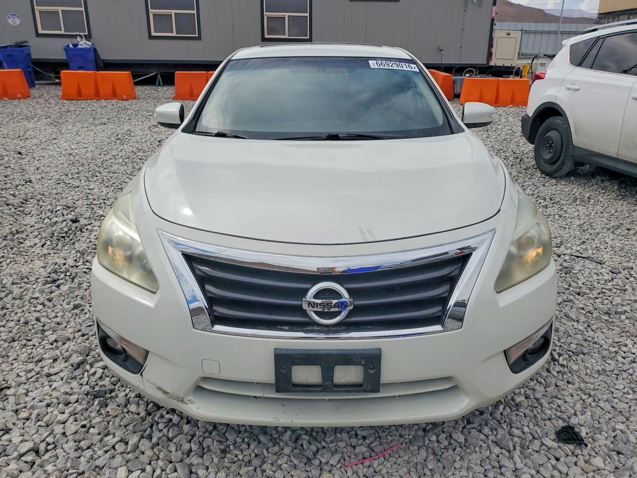 2015 Nissan Altima 2.5 Sv White vin: 1N4AL3AP9FC494252