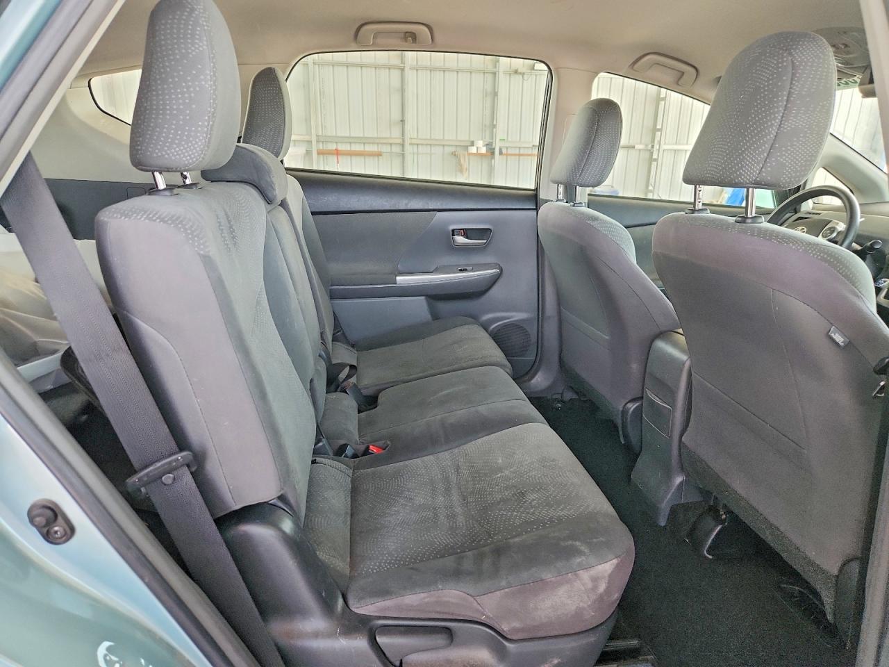 2013 Toyota Prius V Two Turquoise vin: JTDZN3EU8D3211294