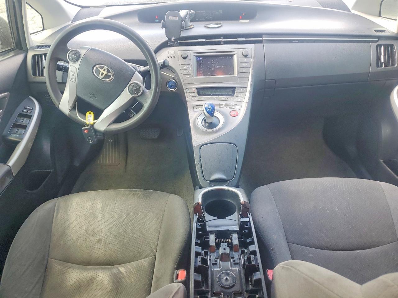 2015 Toyota Prius Two White vin: JTDKN3DU8F1988219