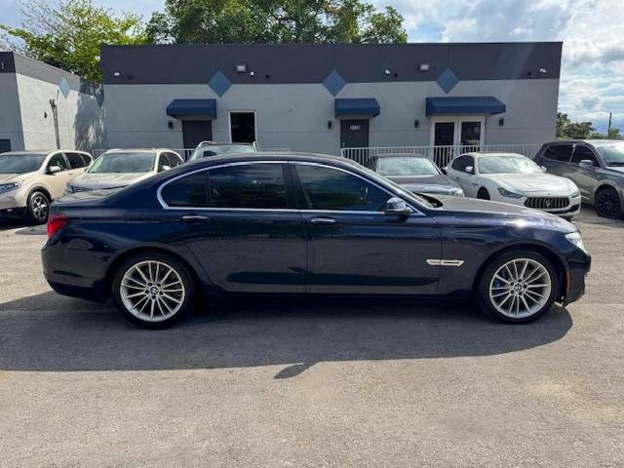 2015 Bmw 750 Xi Blue vin: WBAYB6C5XFD965910