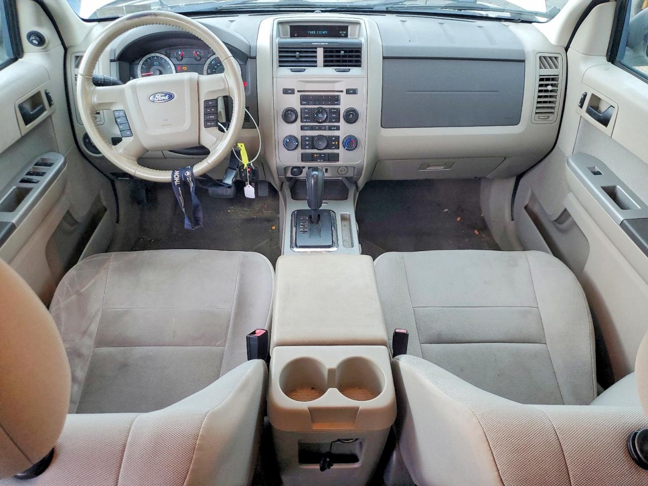 2010 Ford Escape Xlt White vin: 1FMCU9D72AKC67221