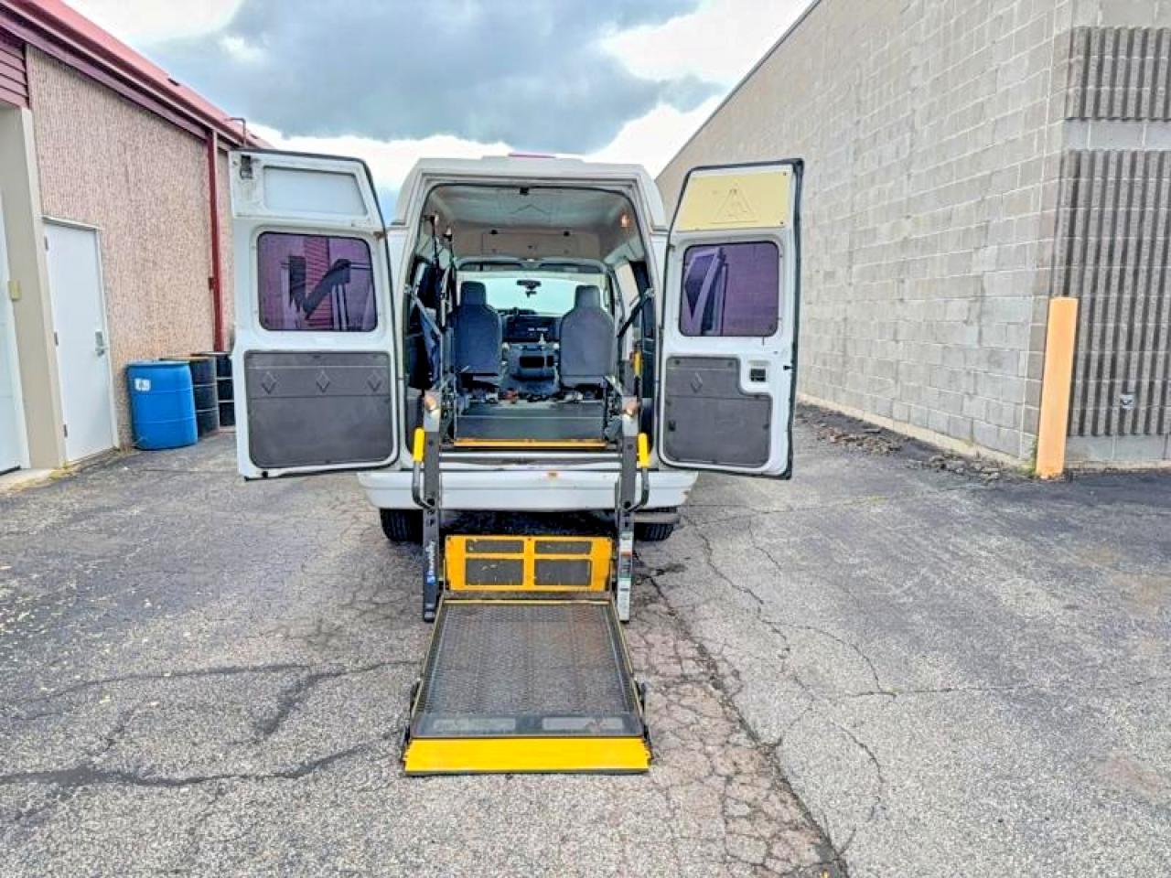 2014 Ford Econoline E250 Van White vin: 1FTNE2EW0EDB18825