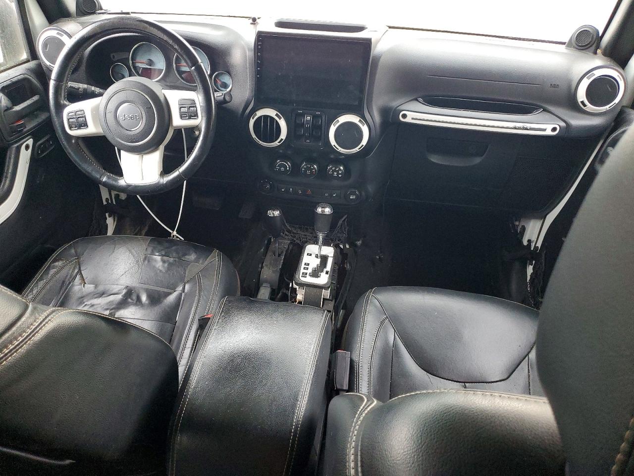 2014 Jeep Wrangler Unlimited Sahara White vin: 1C4HJWEG8EL182450