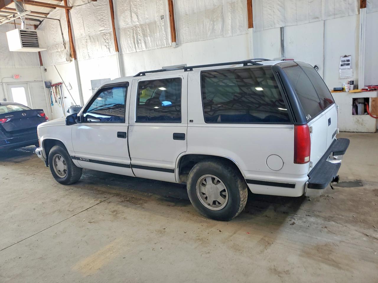 1996 Chevrolet Tahoe C1500 White vin: 1GNEC13R4TJ308646