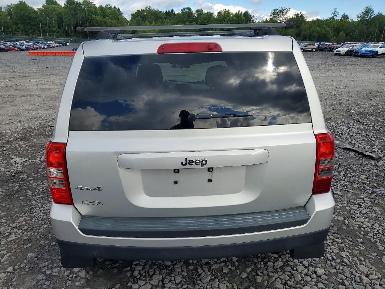 2011 Jeep Patriot Sport Gray vin: 1J4NF1GB9BD276619