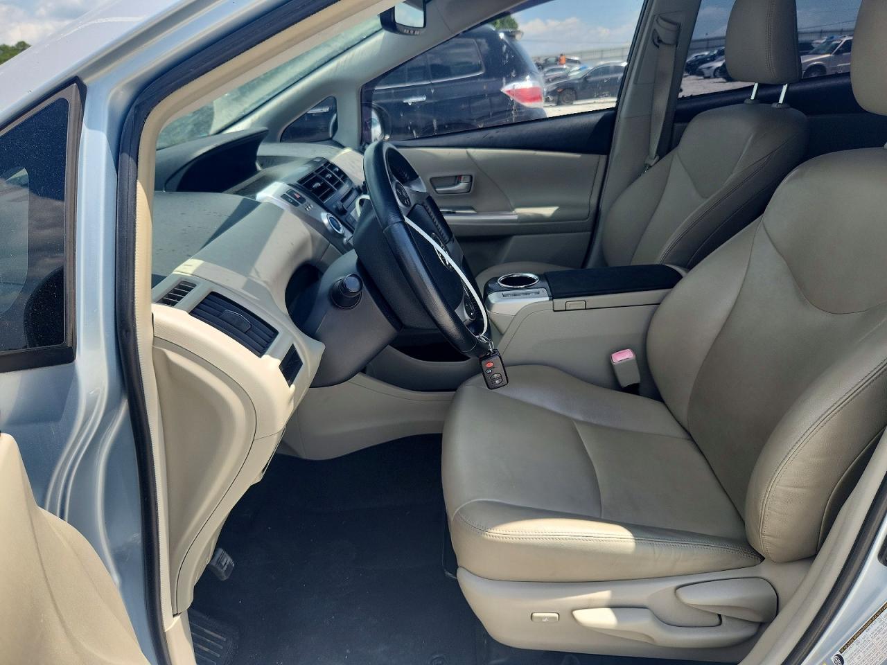 2013 Toyota Prius V Five Silver vin: JTDZN3EU9D3216620
