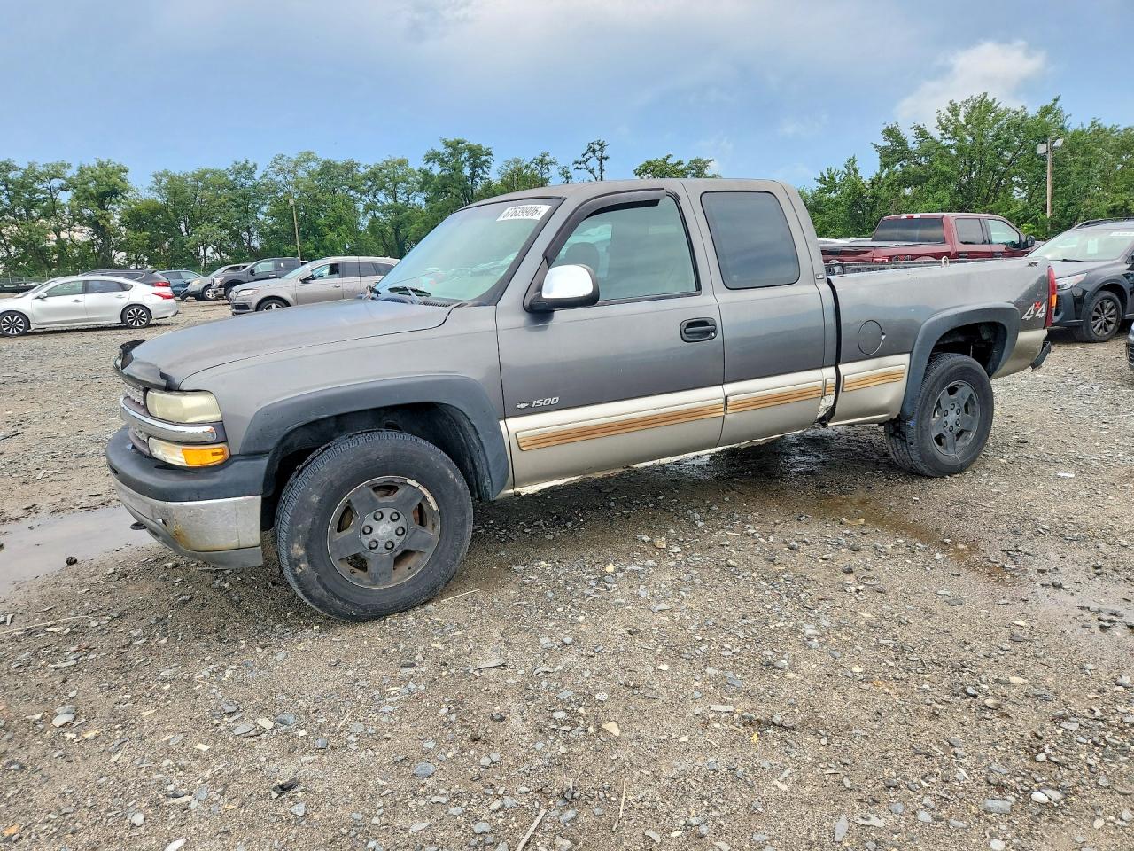 2001 Chevrolet Silverado K1500 Серебряный vin: 1GCEK19V31E315142