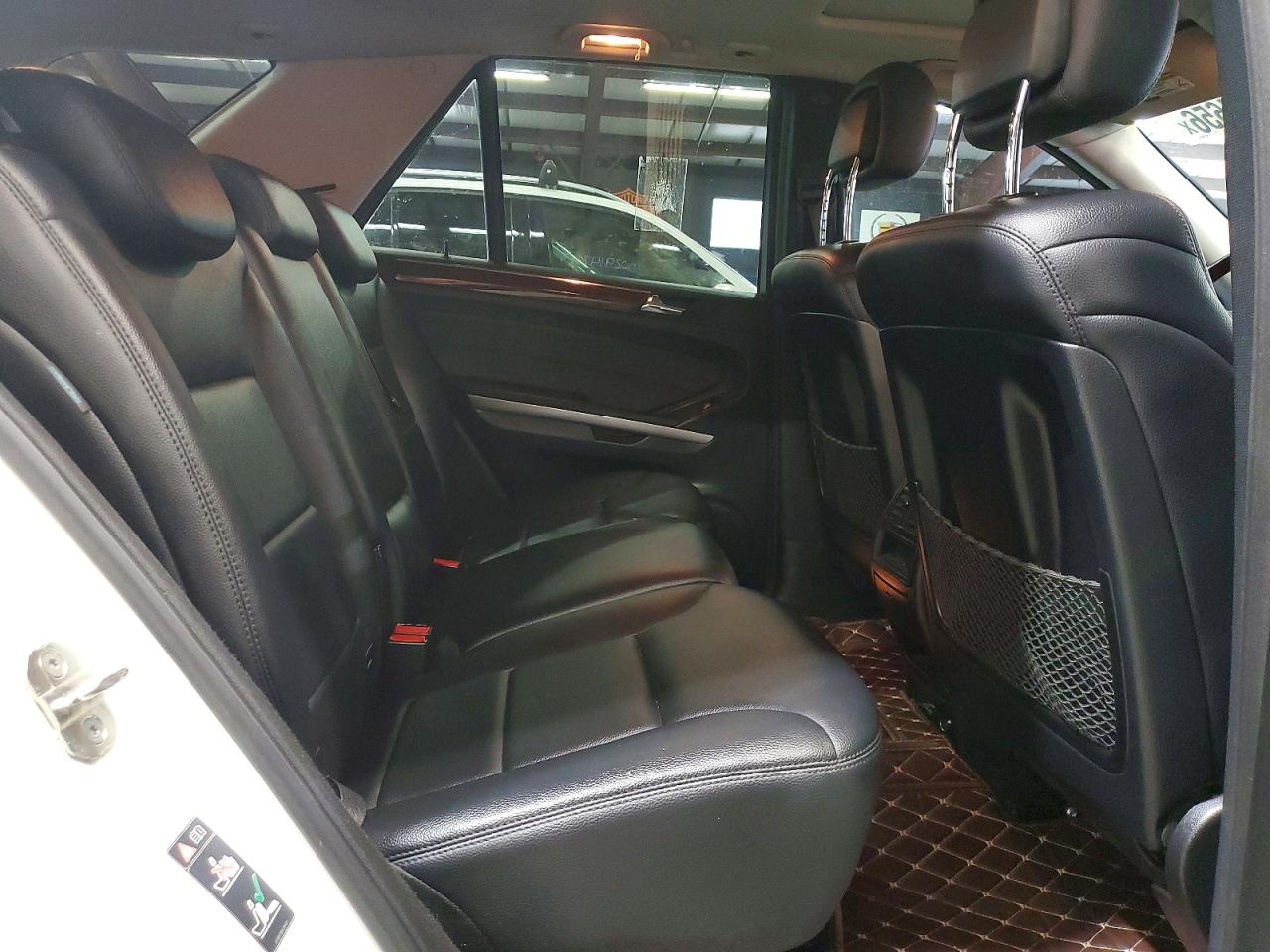 2010 Mercedes Benz Ml White vin: 4JGBB8GB3AA536750