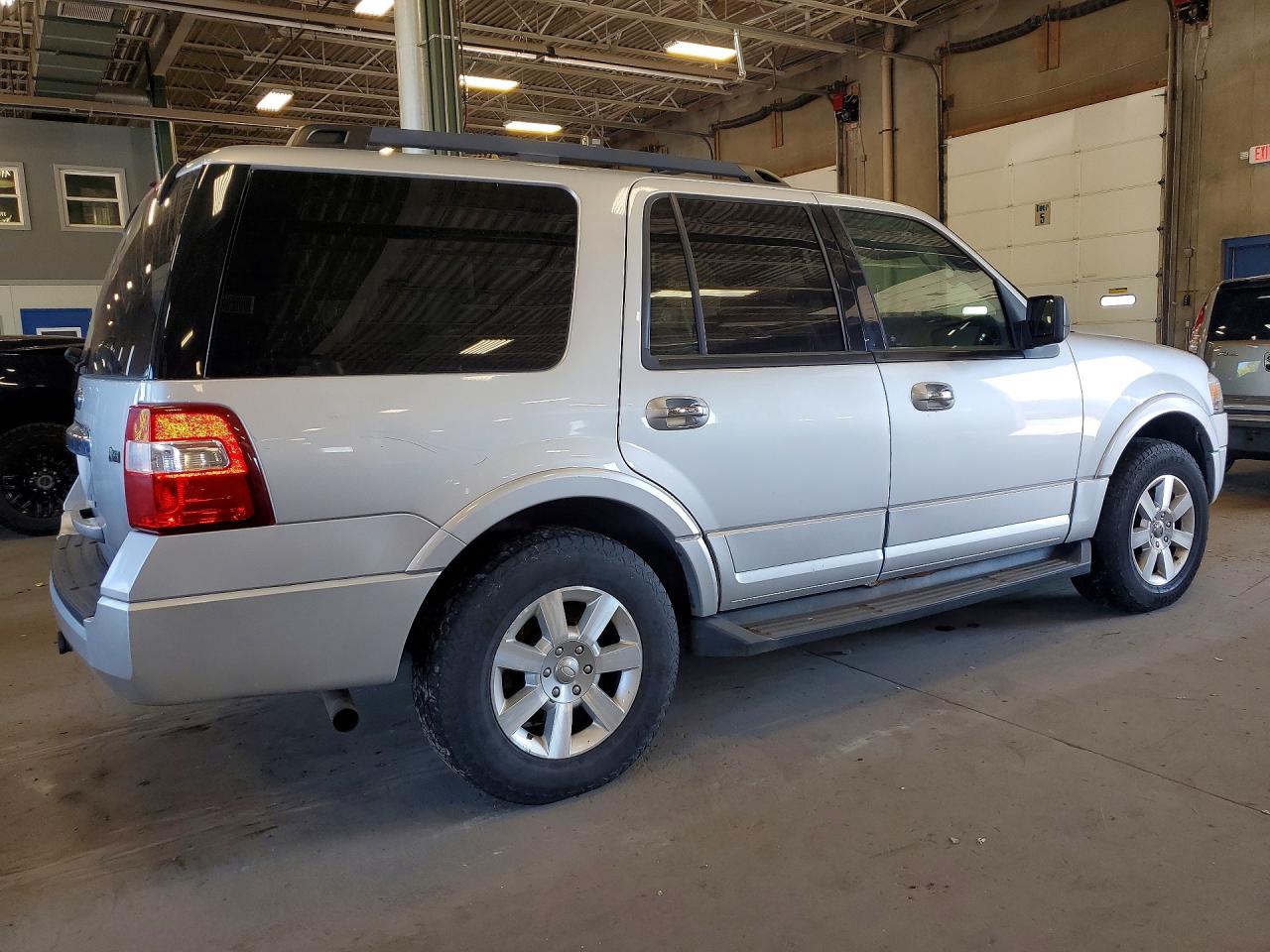 2010 Ford Expedition Xlt Gray vin: 1FMJU1G5XAEA76518