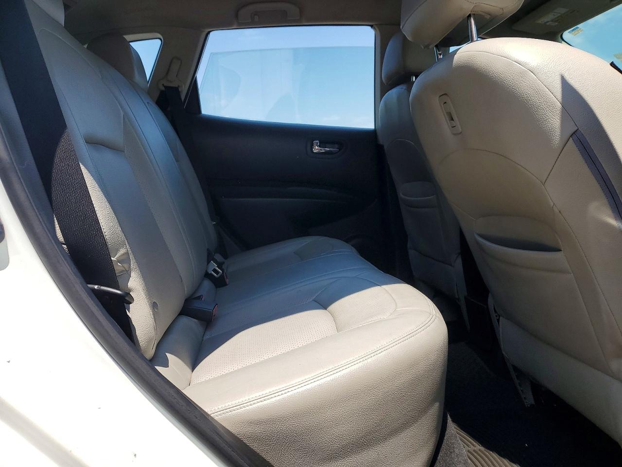 2015 Nissan Rogue Select S Белый vin: JN8AS5MT5FW650291