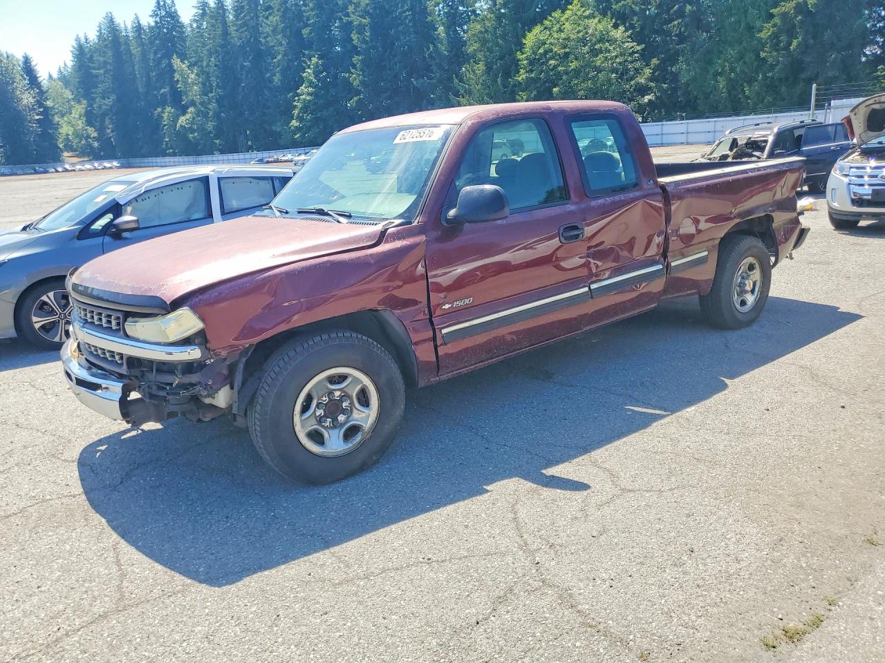 2000 Chevrolet Silverado C1500 Темно-бордовый vin: 2GCEC19T1Y1172375