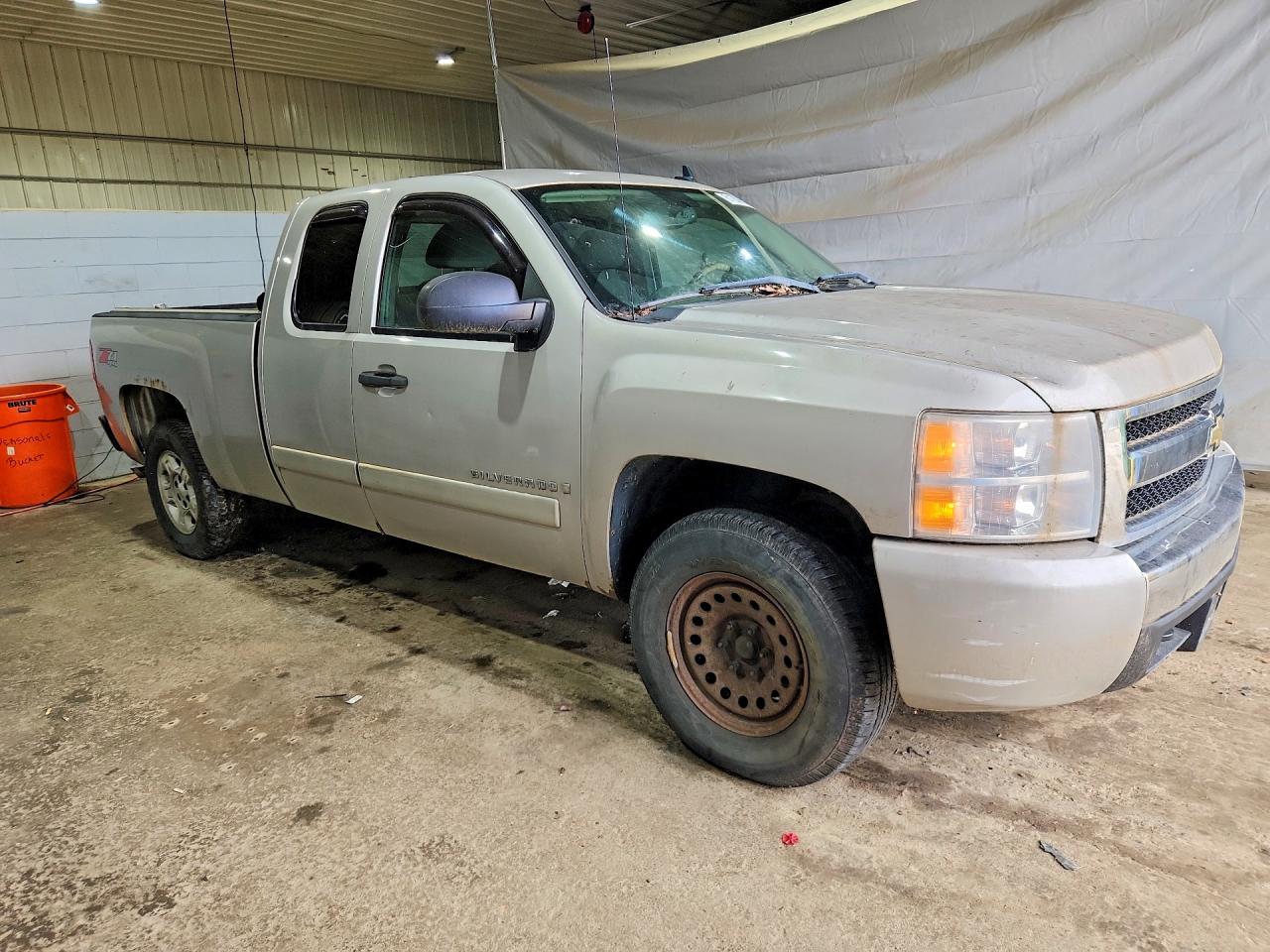 2008 Chevrolet Silverado K1500 Silver vin: 2GCEK19J081107339