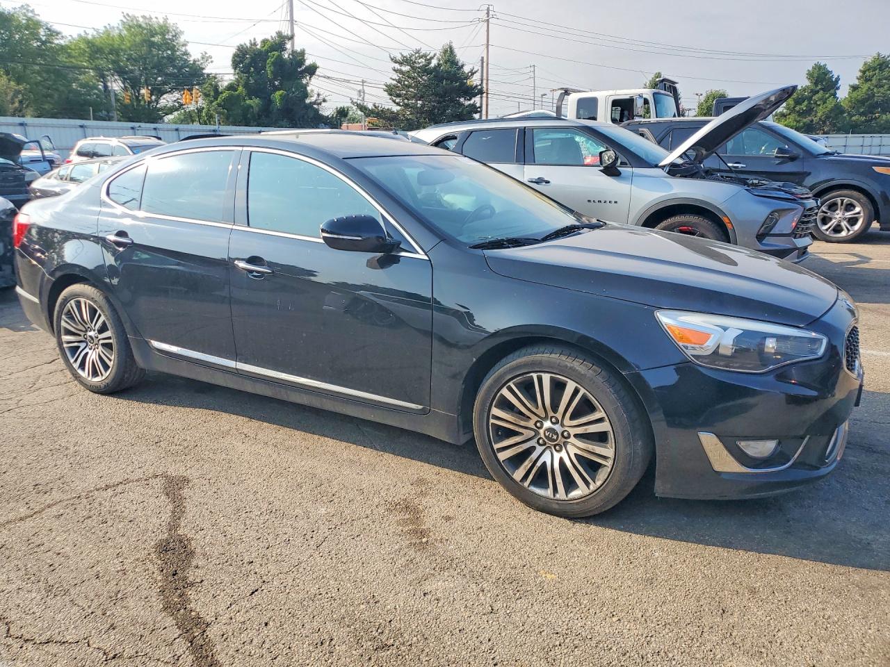 2014 Kia Cadenza Premium Black vin: KNALN4D70E5137931