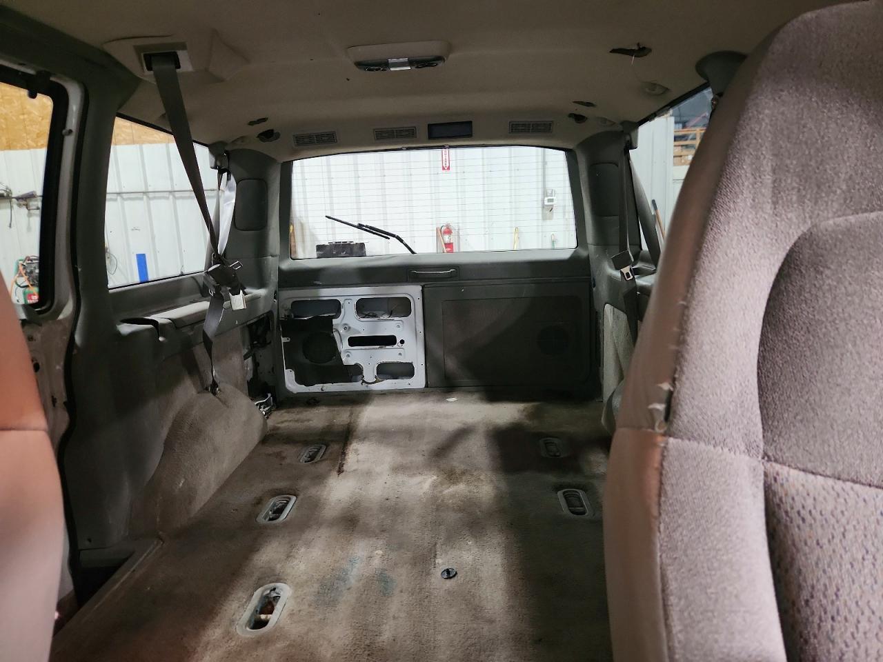2001 Chevrolet Astro Белый vin: 1GNEL19W41B126899