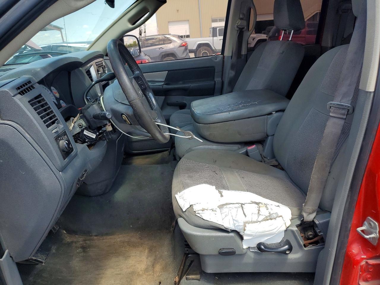 2008 Dodge Ram 1500 St Red vin: 1D7HA18278J103875