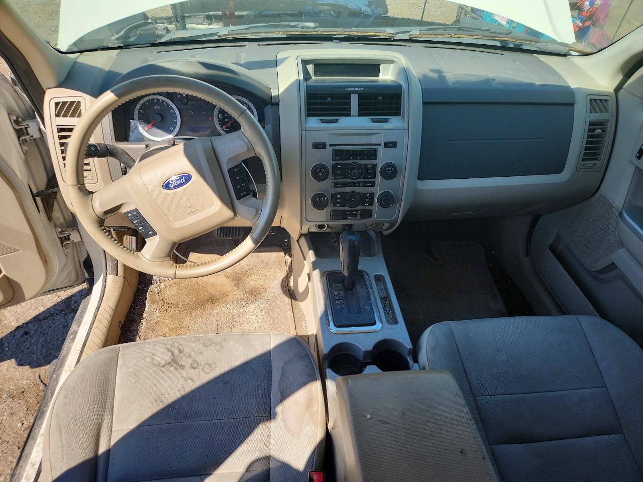 2010 Ford Escape Xlt White vin: 1FMCU0D72AKC65366