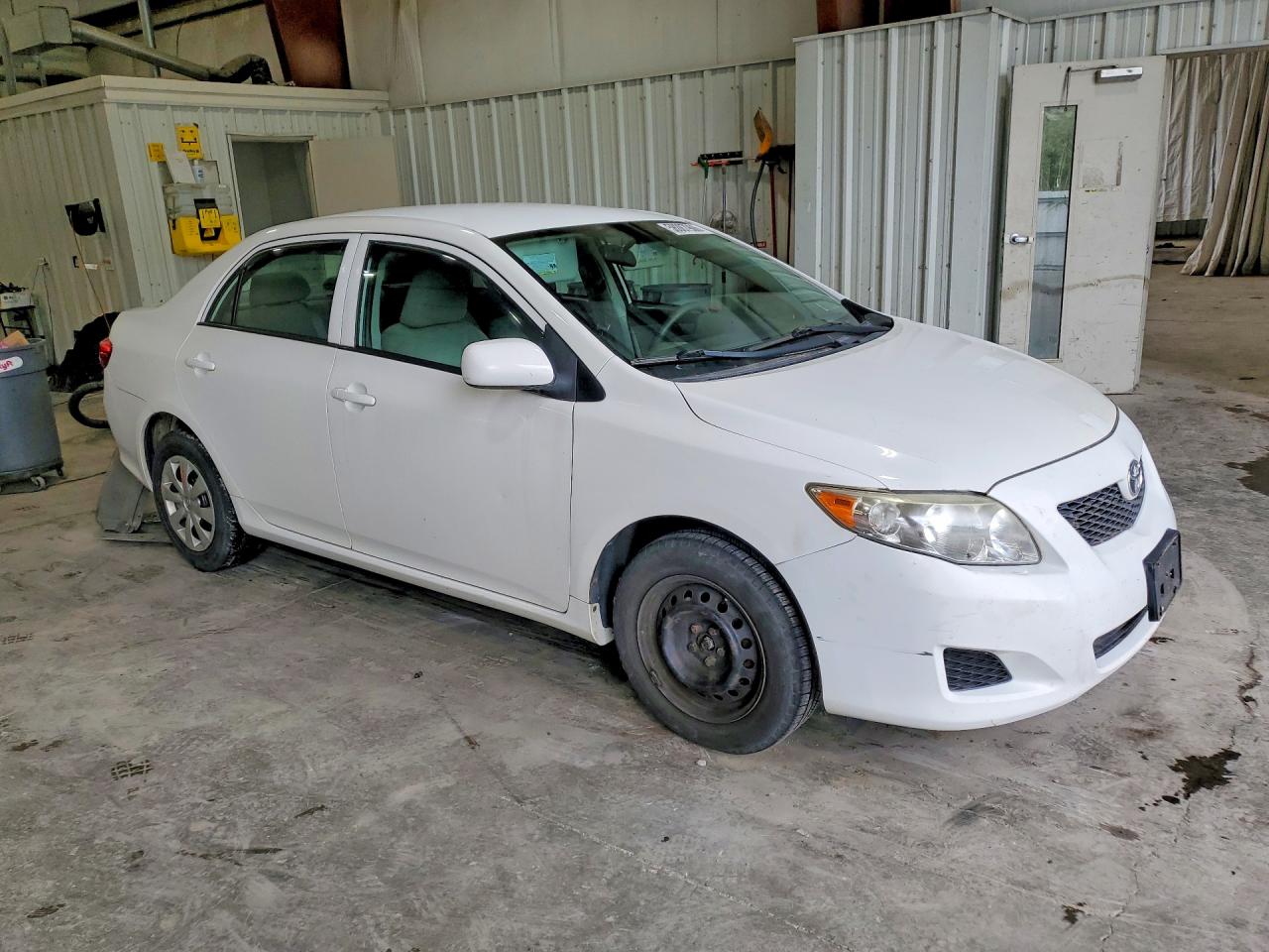 2010 Toyota Corolla Le White vin: 2T1BU4EE0AC460050