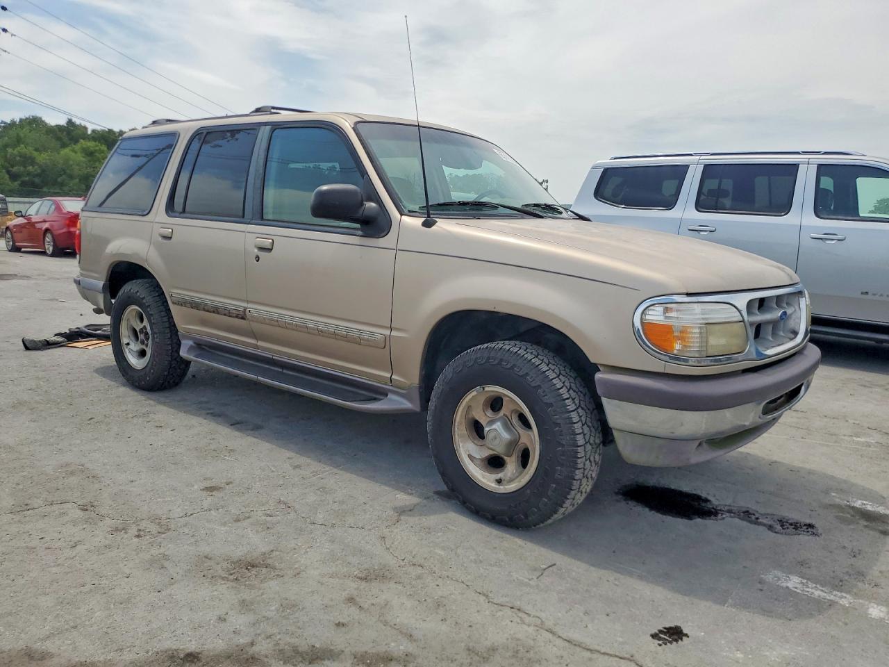 1997 Ford Explorer Gold vin: 1FMDU32E4VUC56699