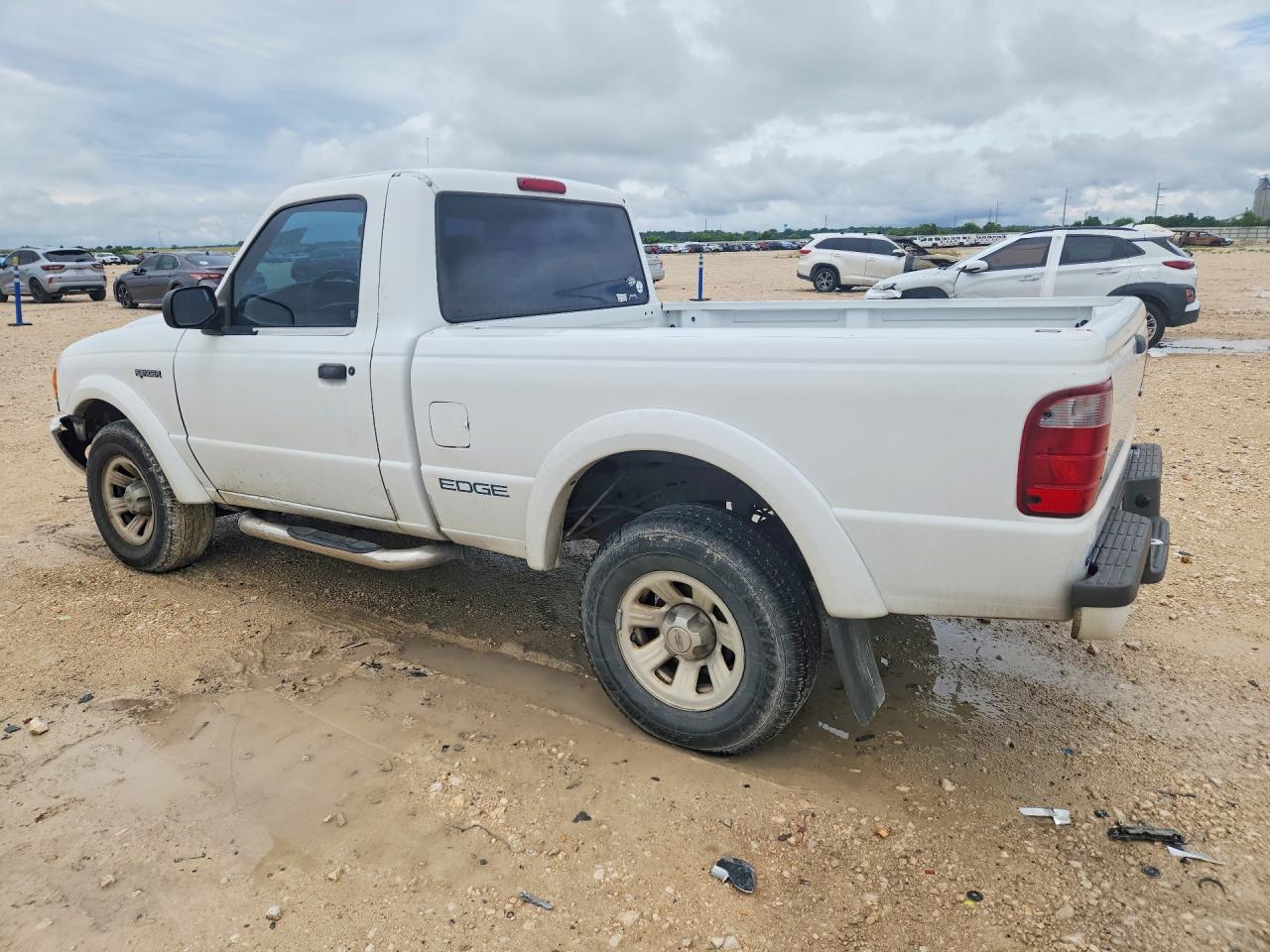 2001 Ford Ranger White vin: 1FTYR10U71PB76781