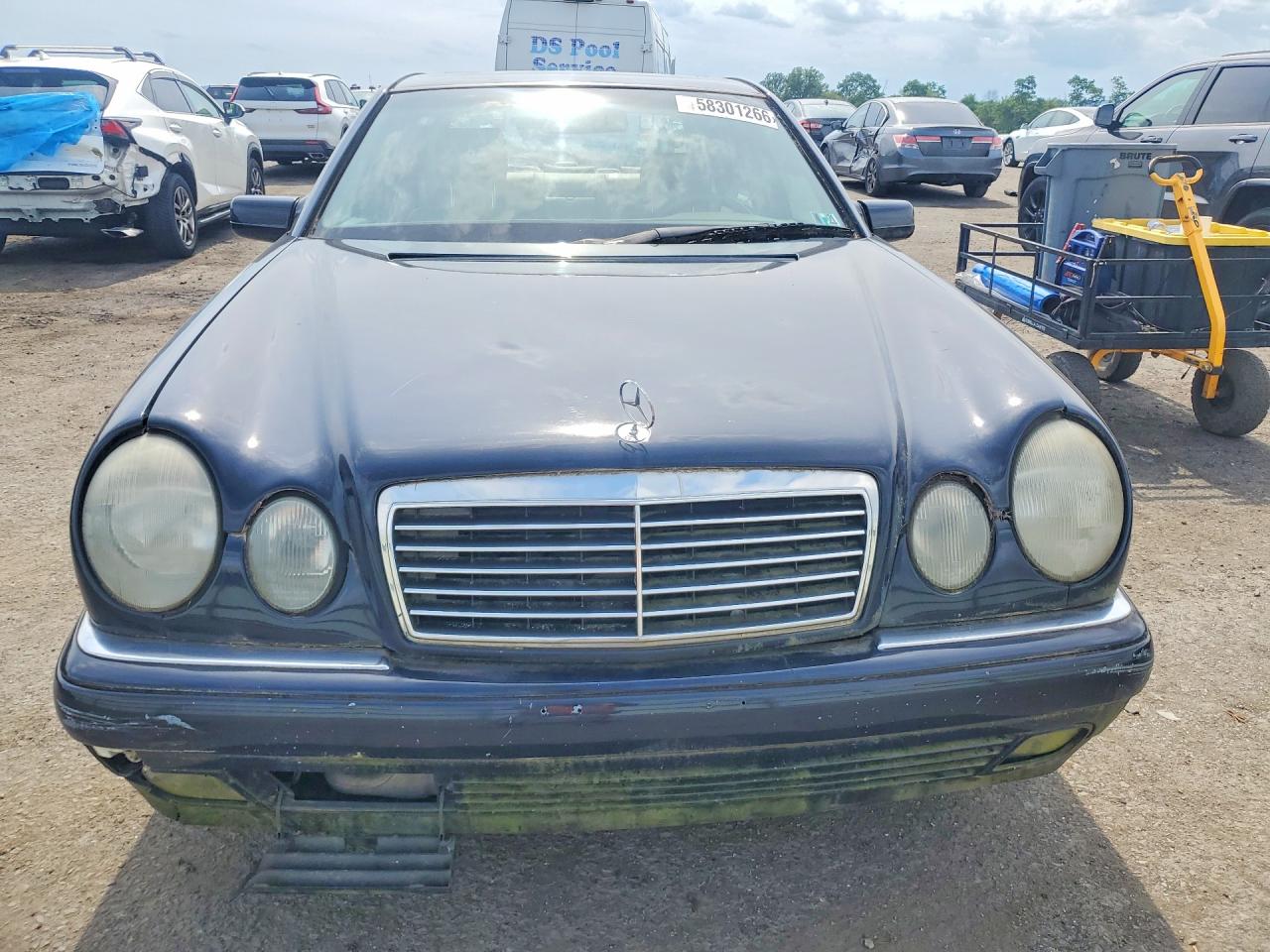 1998 Mercedes-benz E 300td Blue vin: WDBJF25F3WA581880