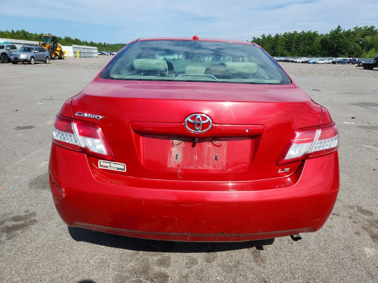 2010 Toyota Camry Le Red vin: 4T4BF3EK1AR079158